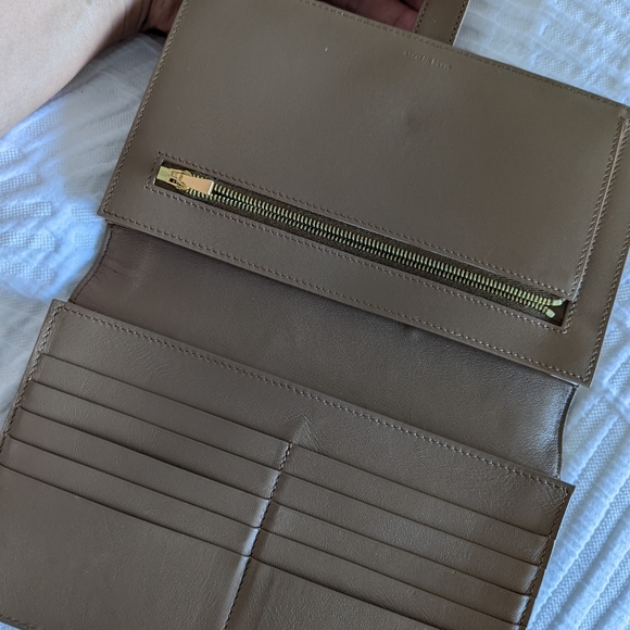 Celine Calfskin Large Wallet Authentic - Picture 8 of 8